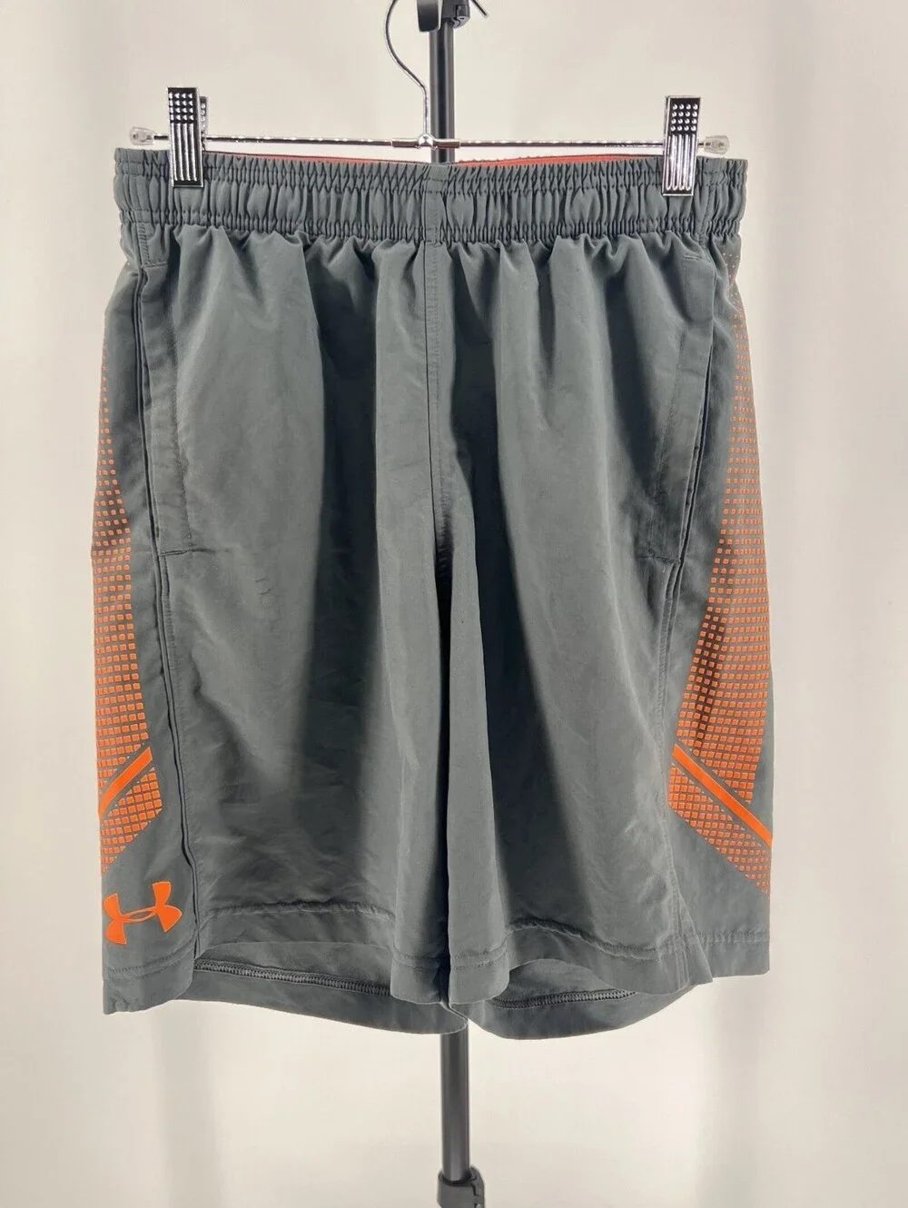 Under Armour Shorts Size S, 1-13 Men's Heat Gear (1-13)